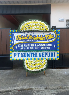 Papan Bunga Duka di Petasia Timur