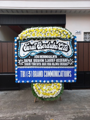Papan Bunga Duka di Petasia Timur